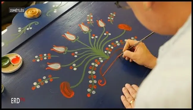 Traditional furniture painting in Vârghiș