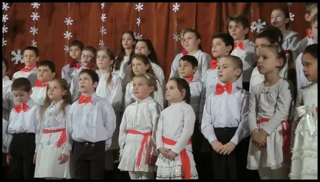 Aita Mare school children's Christmas program 2016